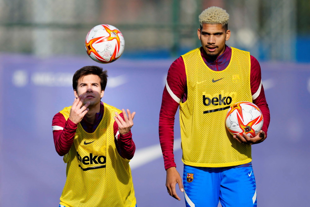 开云体育包含集结日巴塞罗那备战国王杯，主帅复盘细节曝光，话题不断，细节决定成败的词条