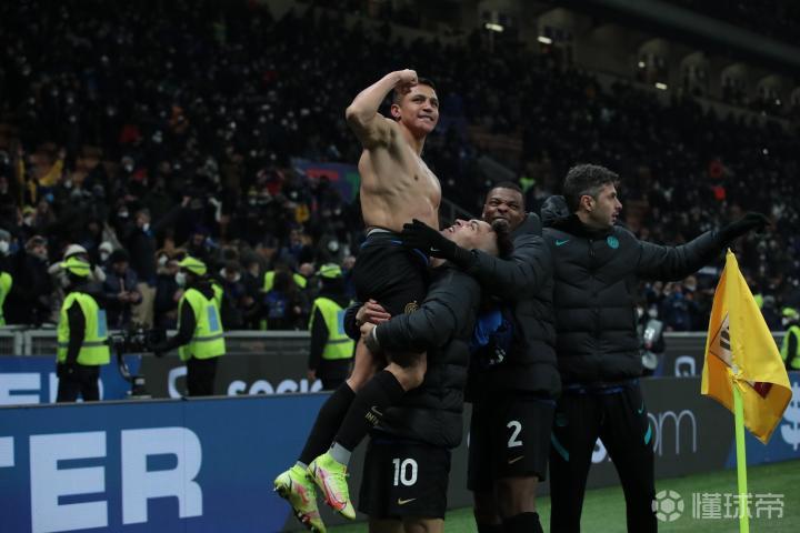 开云体育西亚卡姆与80激战美国队分钟国际米兰围绕国王杯扳平良机，现场解说直呼：冲刺阶段北京国安调整名单以备意甲的简单介绍